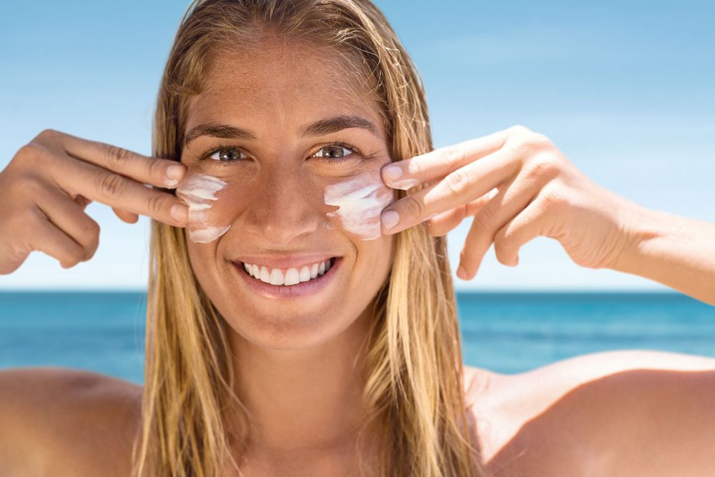 Cum să te expui la soare corespunzător. Loțiuni de plajă, vitamina D și alte sfaturi care să te protejeze de radiația solară.